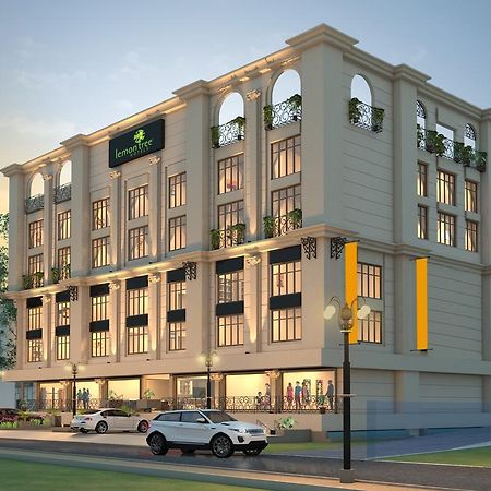 Lemon Tree Hotel Siliguri Bagian luar foto