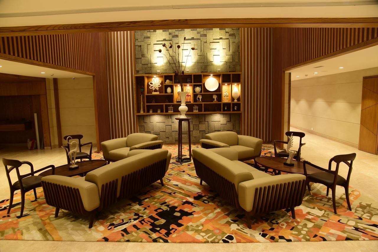 Lemon Tree Hotel Siliguri Bagian luar foto