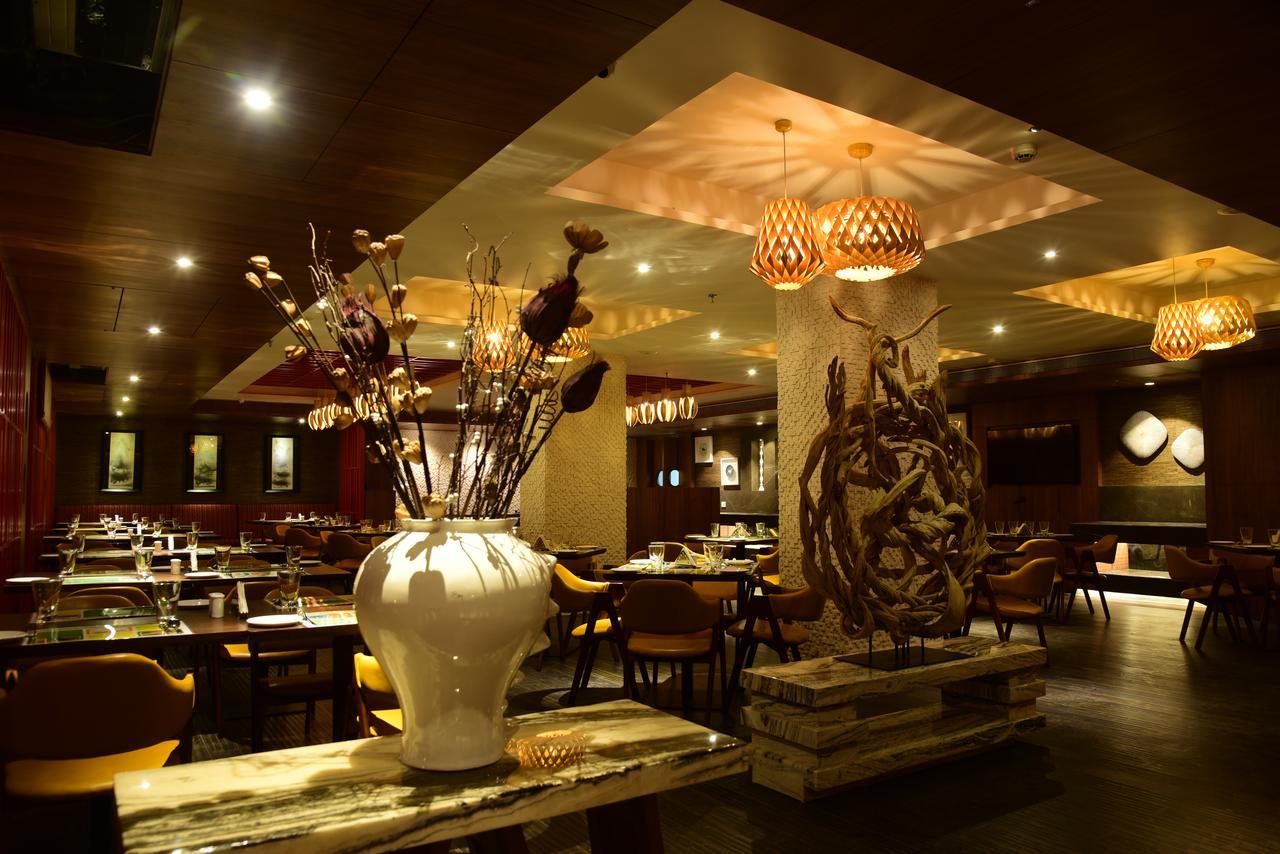 Lemon Tree Hotel Siliguri Bagian luar foto