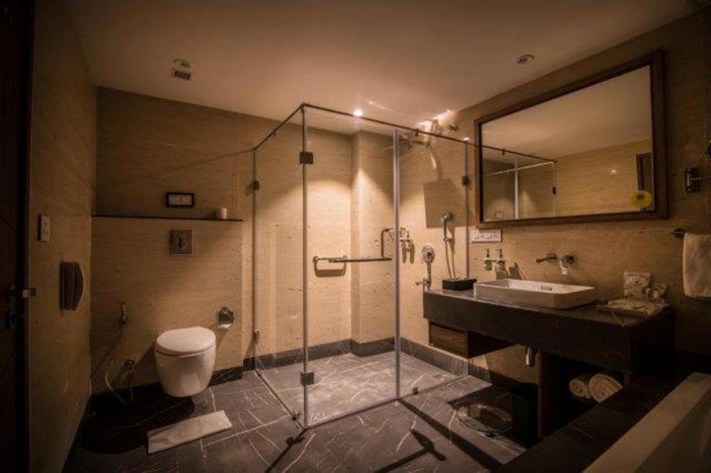 Lemon Tree Hotel Siliguri Bagian luar foto