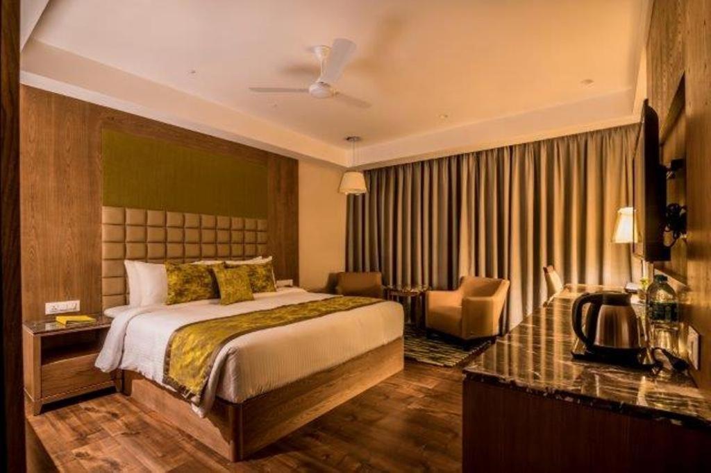 Lemon Tree Hotel Siliguri Bagian luar foto