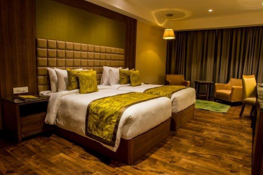 Lemon Tree Hotel Siliguri Bagian luar foto